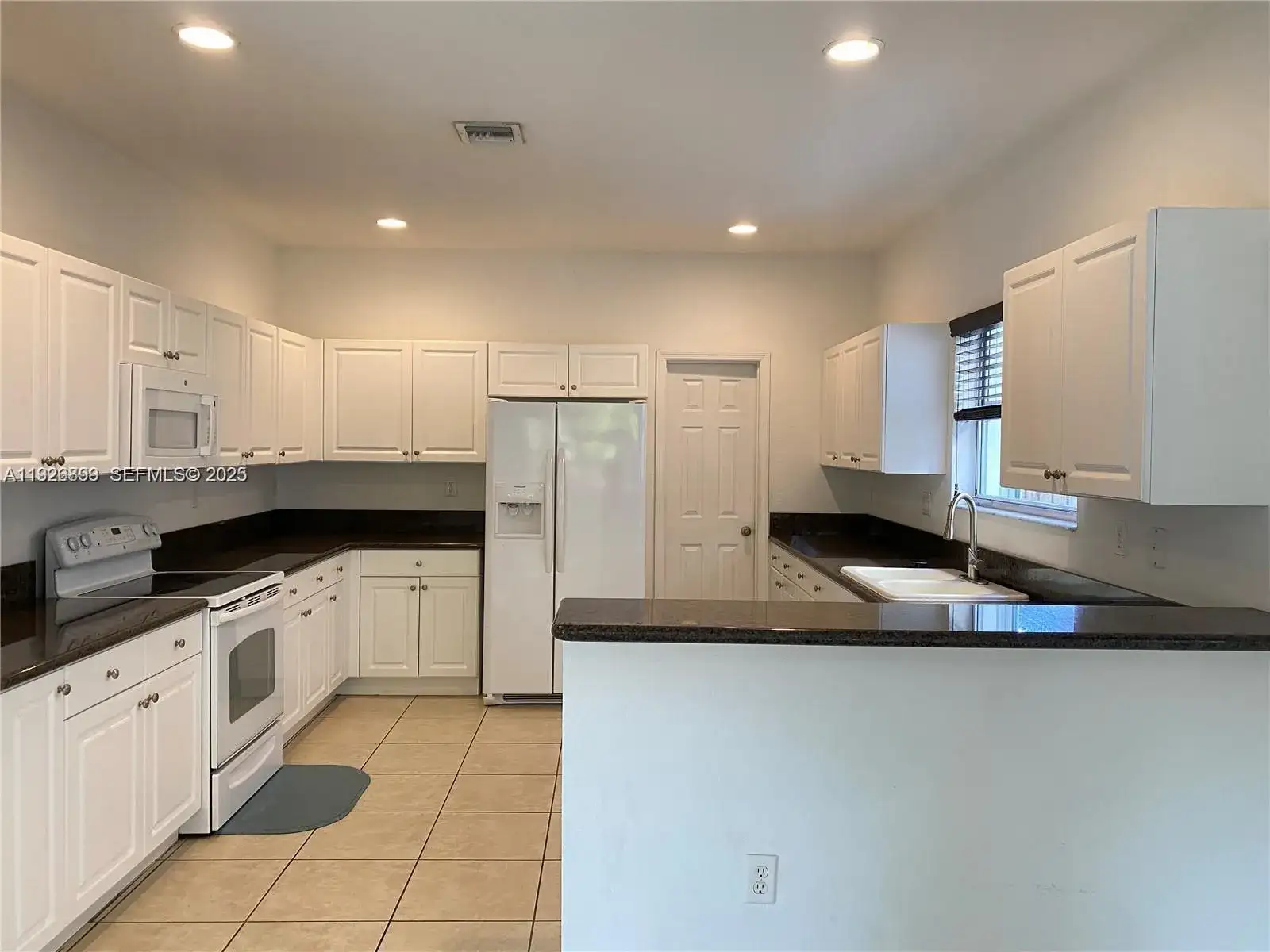 3616 NE 3rd Ct, Homestead FL 33033 photo 4