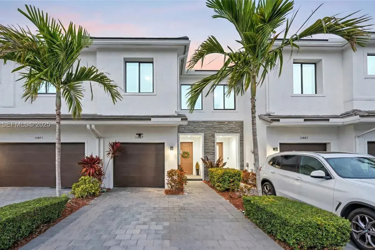 10887 SW 232nd Ter, Homestead FL 33032