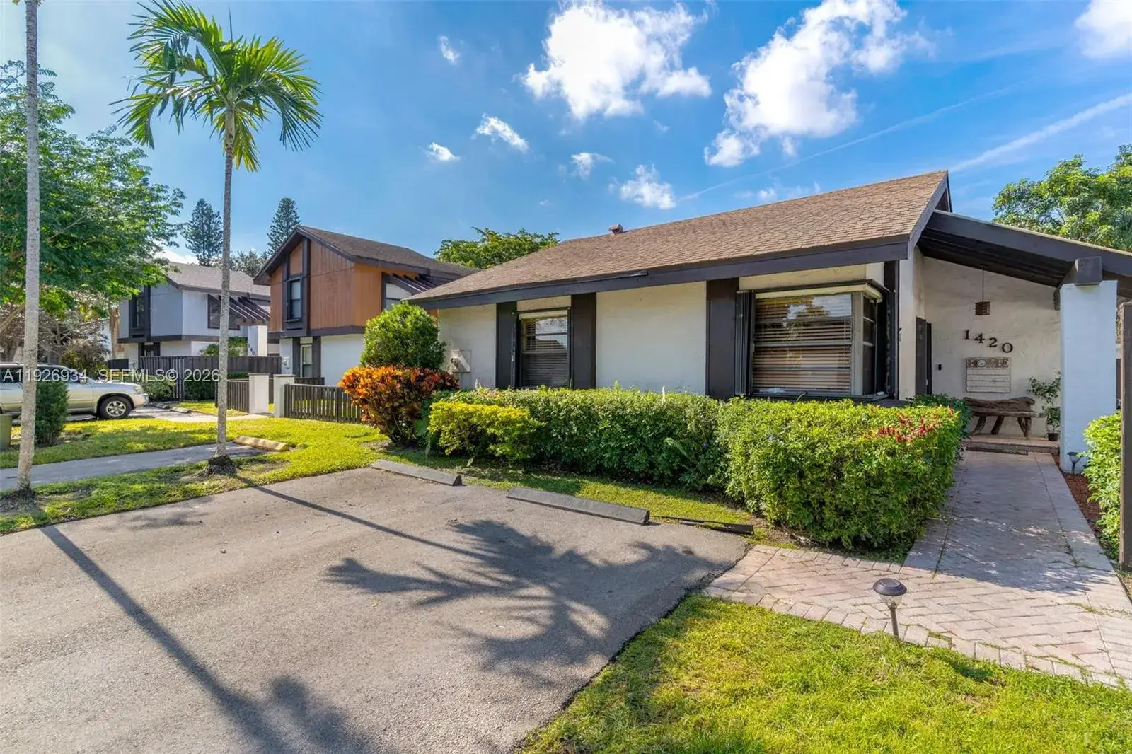 1420 W Sandpiper Cir # 1420, Pembroke Pines FL 33026
