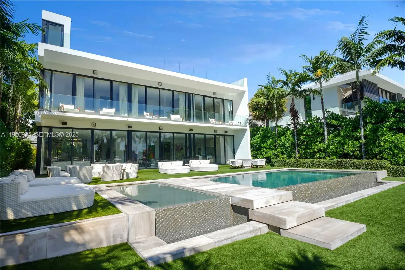 5501 Pine Tree Dr, Miami Beach FL 33140 photo 2