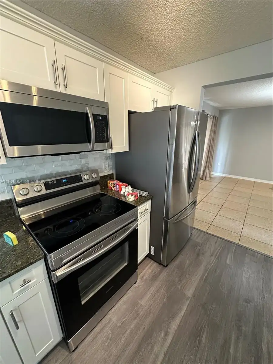 22316 SW 99th Ave, Cutler Bay FL 33190 photo 4