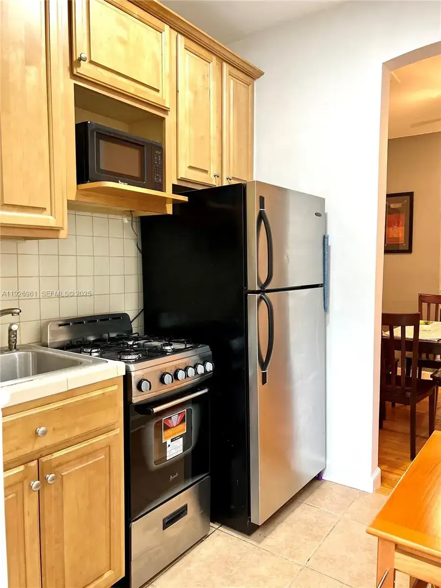 1561 Lenox Ave # 9, Miami Beach FL 33139 photo 5