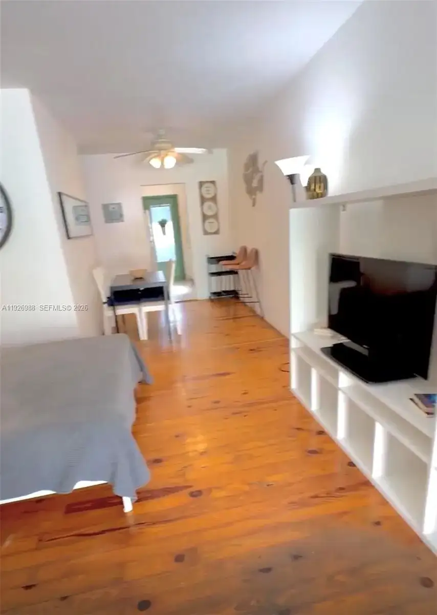 644 Meridian Ave # 10, Miami Beach FL 33139 photo 2