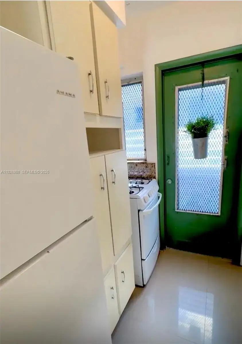 644 Meridian Ave # 10, Miami Beach FL 33139 photo 5