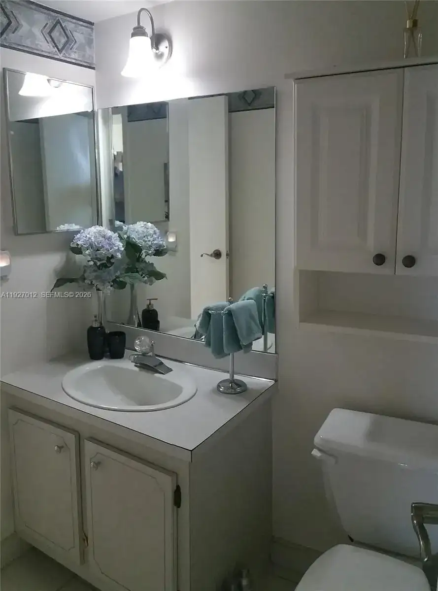 3675 N Country Club Dr # 2005, Aventura FL 33180 photo 5
