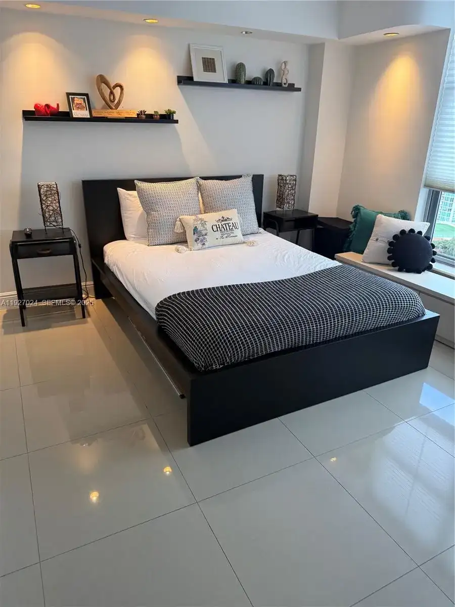 3530 Mystic Pointe Dr # 2303, Aventura FL 33180 photo 5