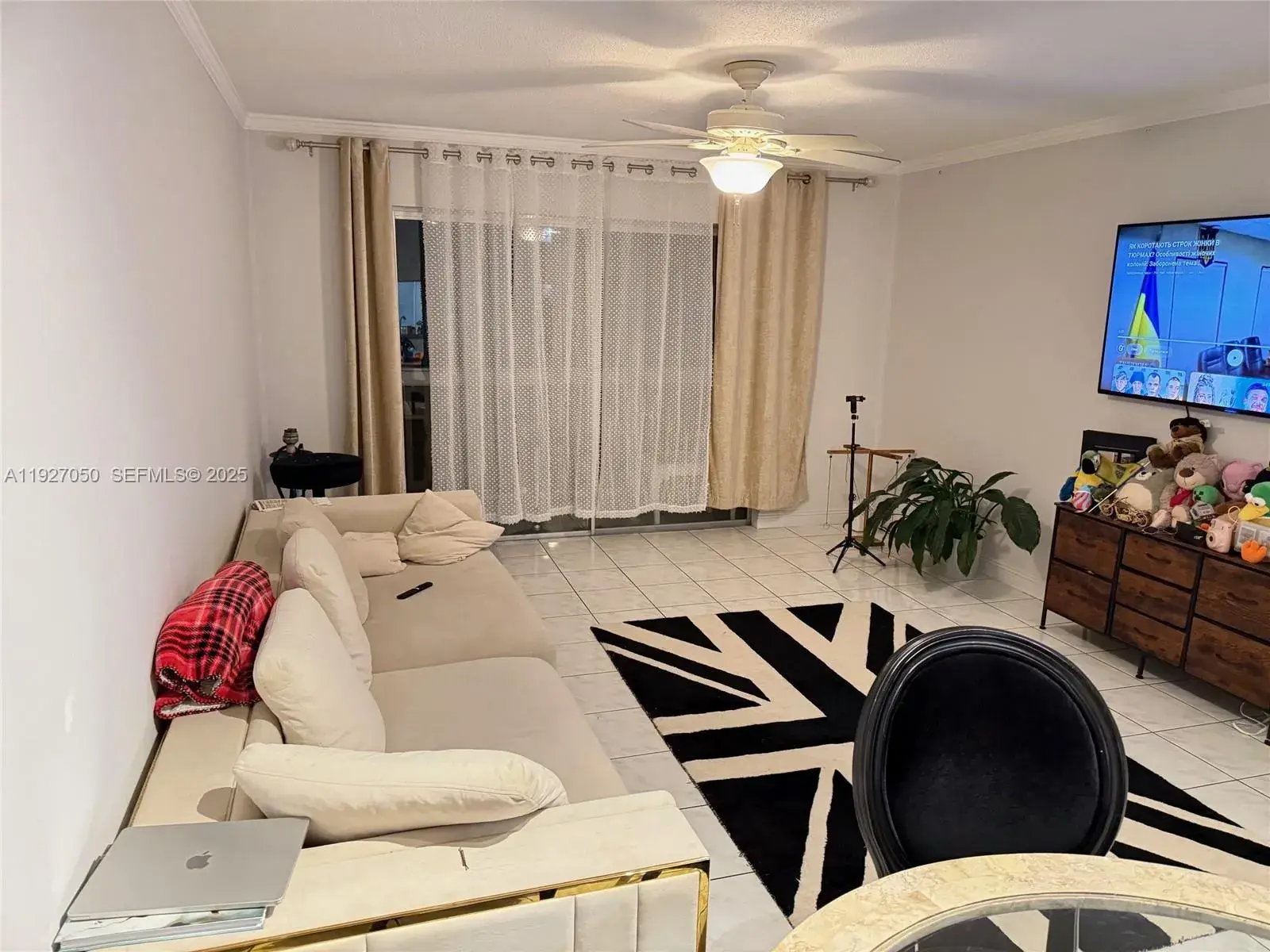 219 NE 14th Ave # 404, Hallandale Beach FL 33009