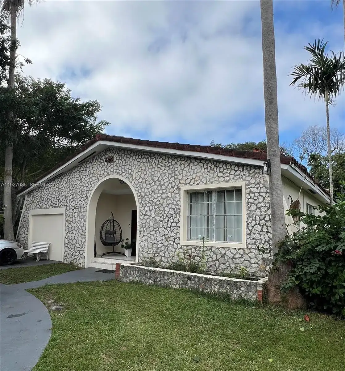 6400 SW 63rd Ave, South Miami FL 33143 photo 3