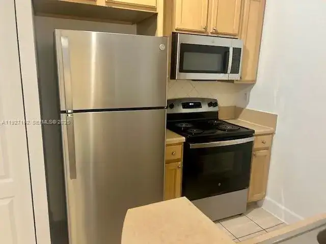 6001 SW 70th St # 419, South Miami FL 33143 photo 4