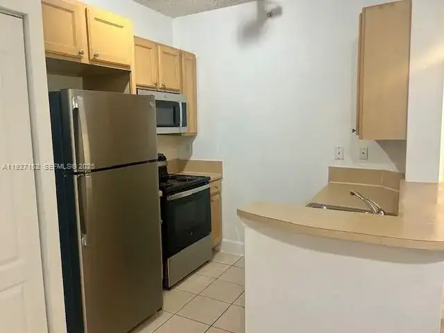 6001 SW 70th St # 419, South Miami FL 33143 photo 5