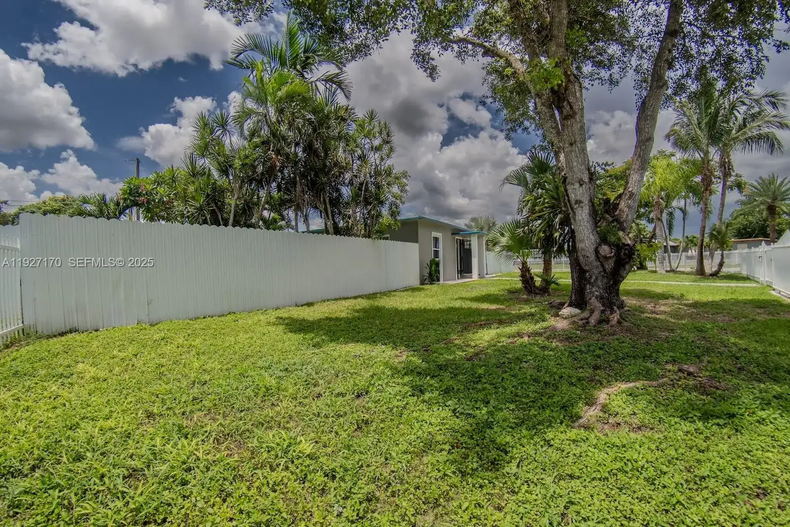 14920 Garfield Dr, Homestead FL 33033 photo 2