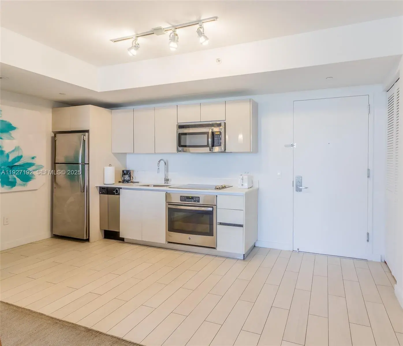 2602 E Hallandale Beach Blvd # R708, Hallandale Beach FL 33009