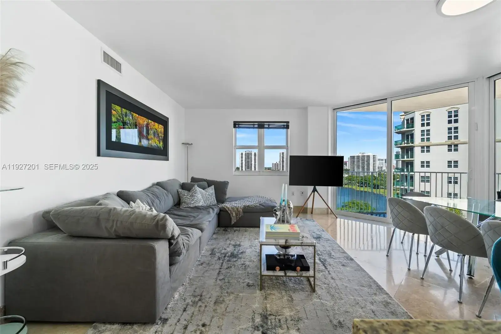 19900 E Country Club Dr # 1112, Aventura FL 33180