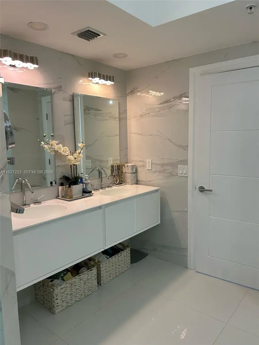 17555 Atlantic Blvd # 1001, Sunny Isles Beach FL 33160