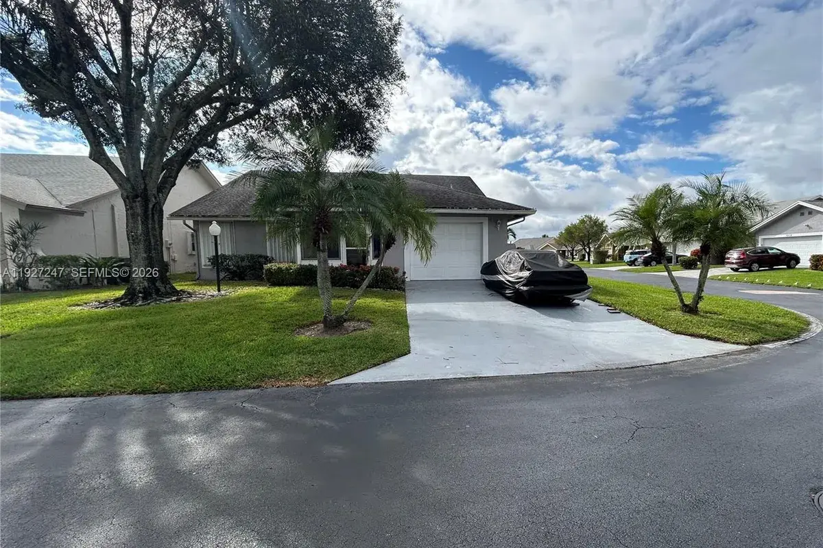 5275 Tiffany Anne Cir, West Palm Beach FL 33417