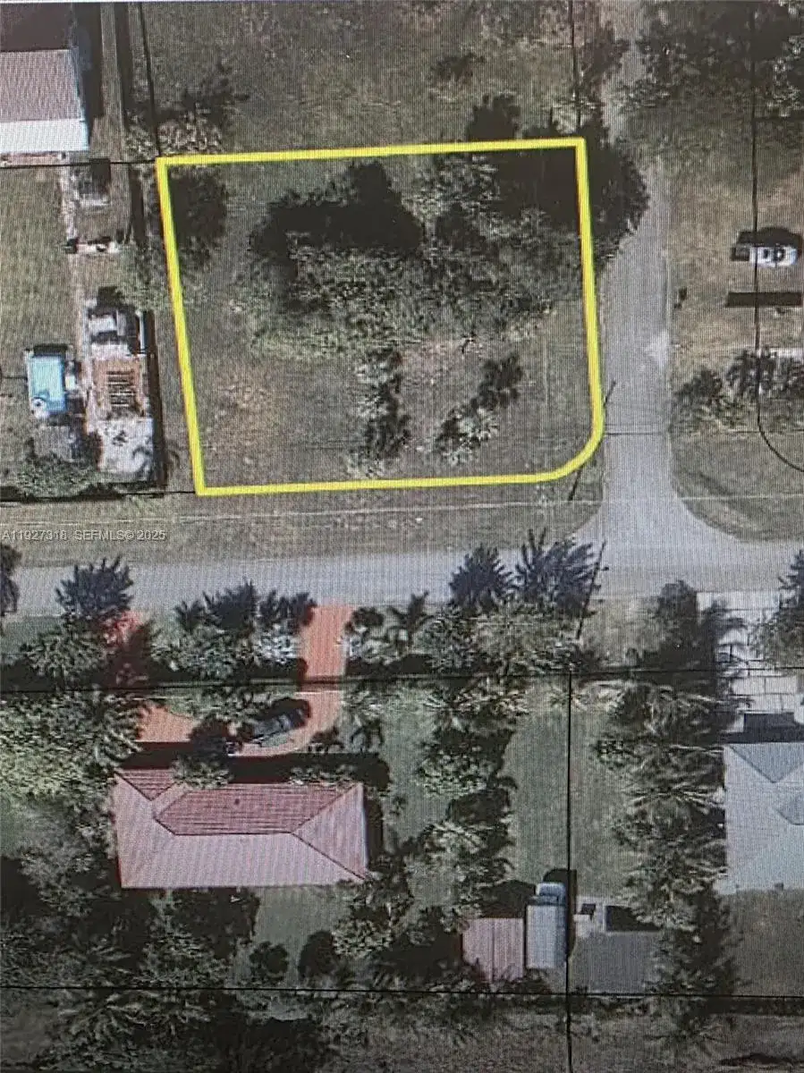 176 SW 179, Miami FL 33187 photo 2