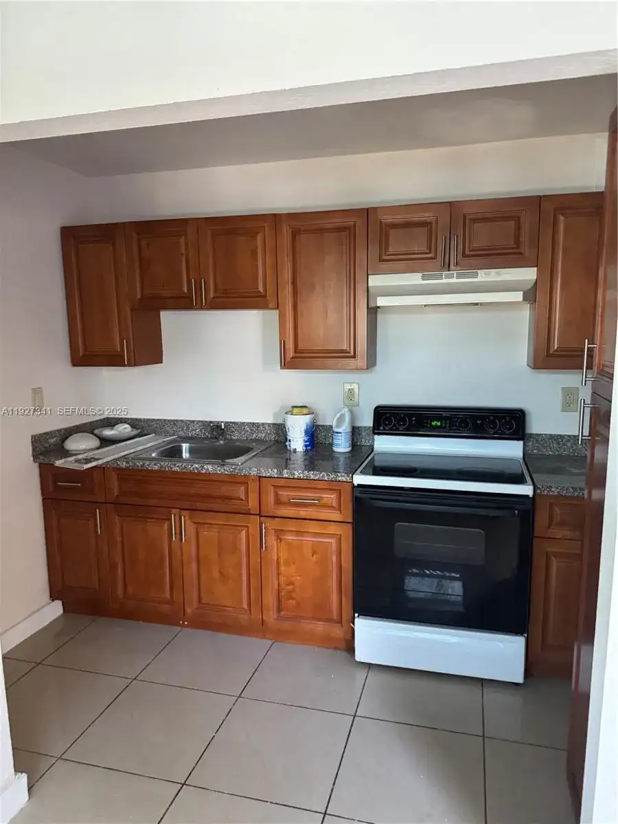 4717 SW 33rd Ave # 202, Dania Beach FL 33312 photo 2