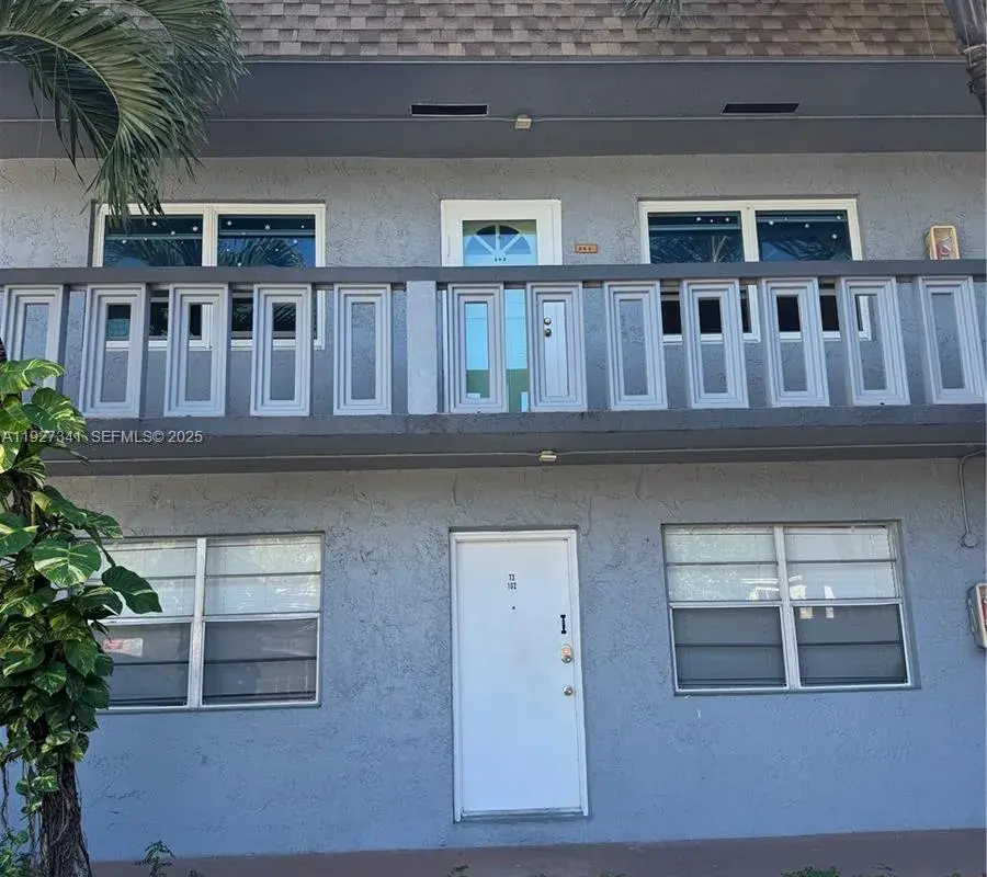 4717 SW 33rd Ave # 202, Dania Beach FL 33312