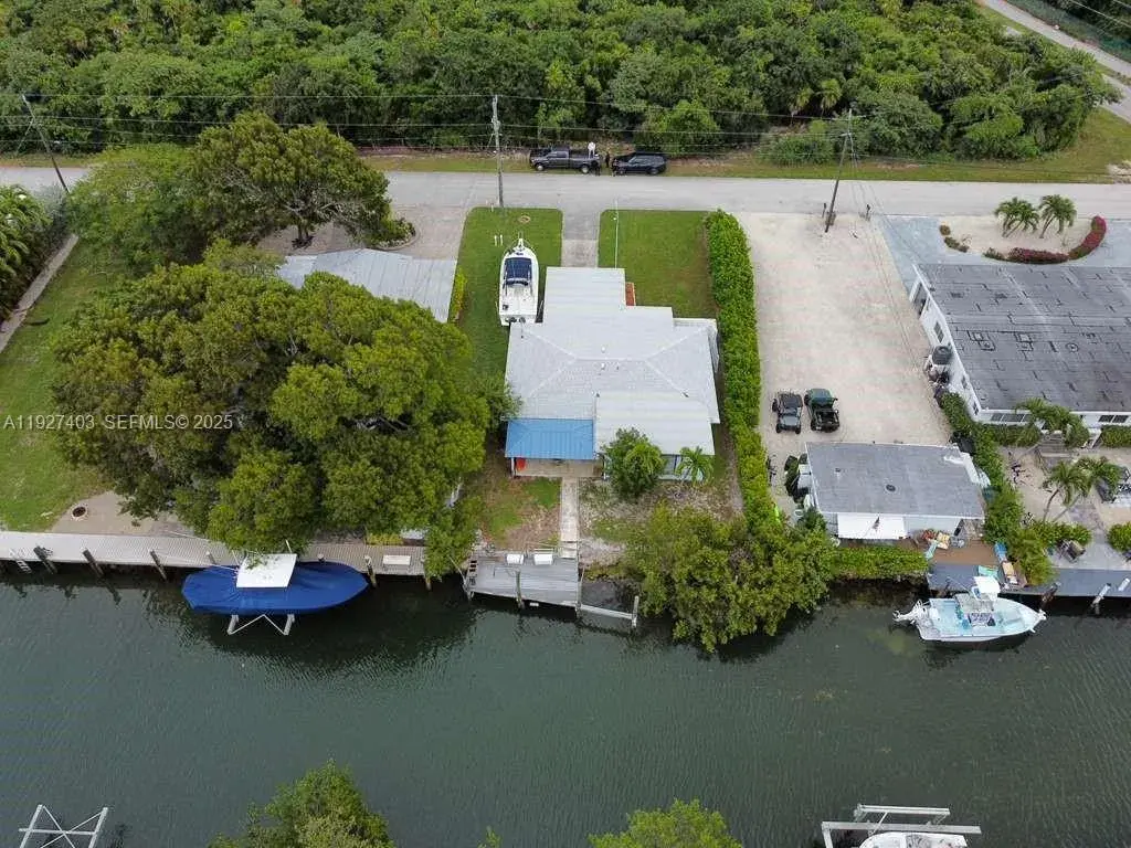 1403 Grouper Dr, Marathon FL 33050