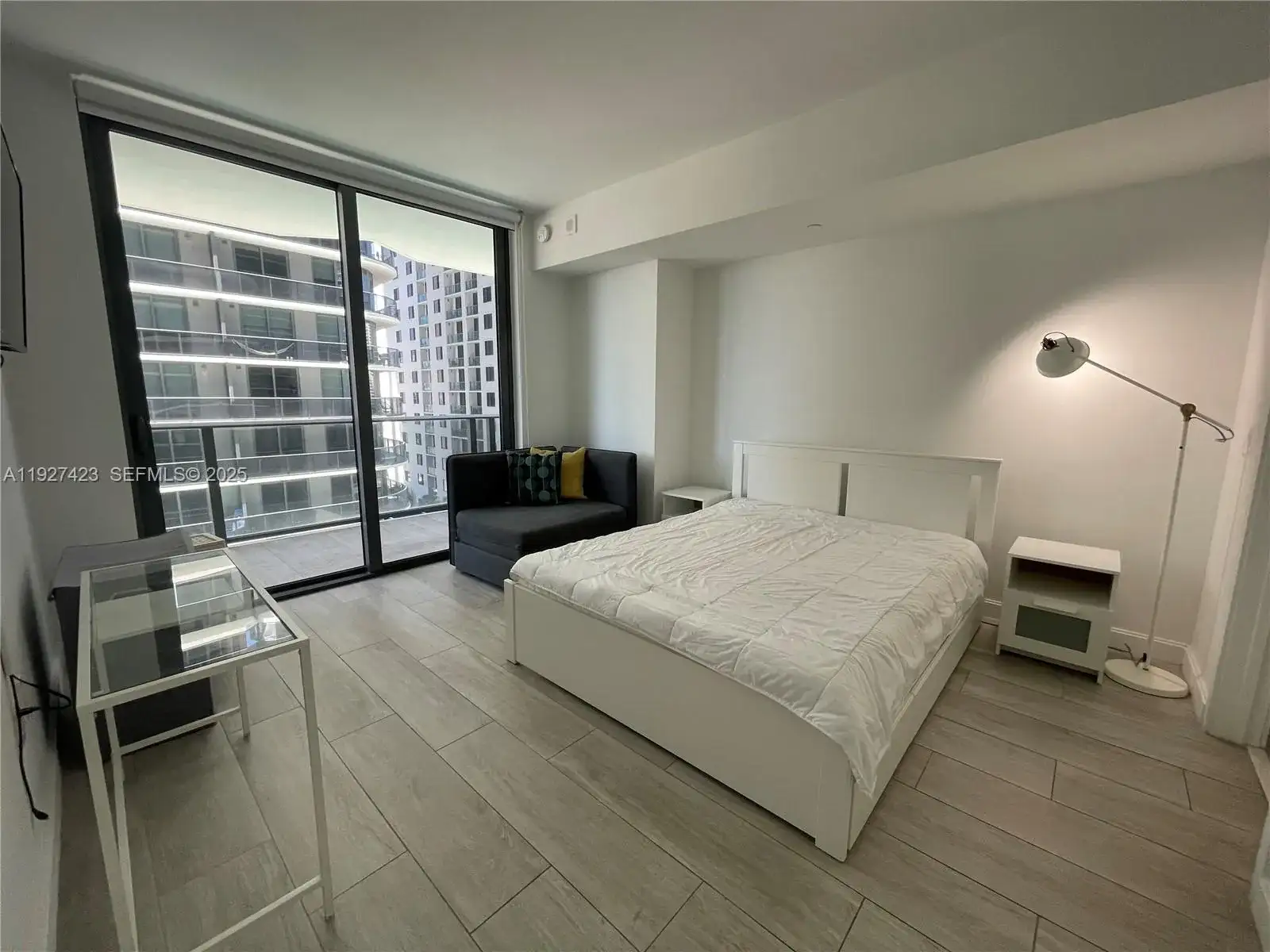 45 SW 9th St # 1407, Miami FL 33130 photo 5