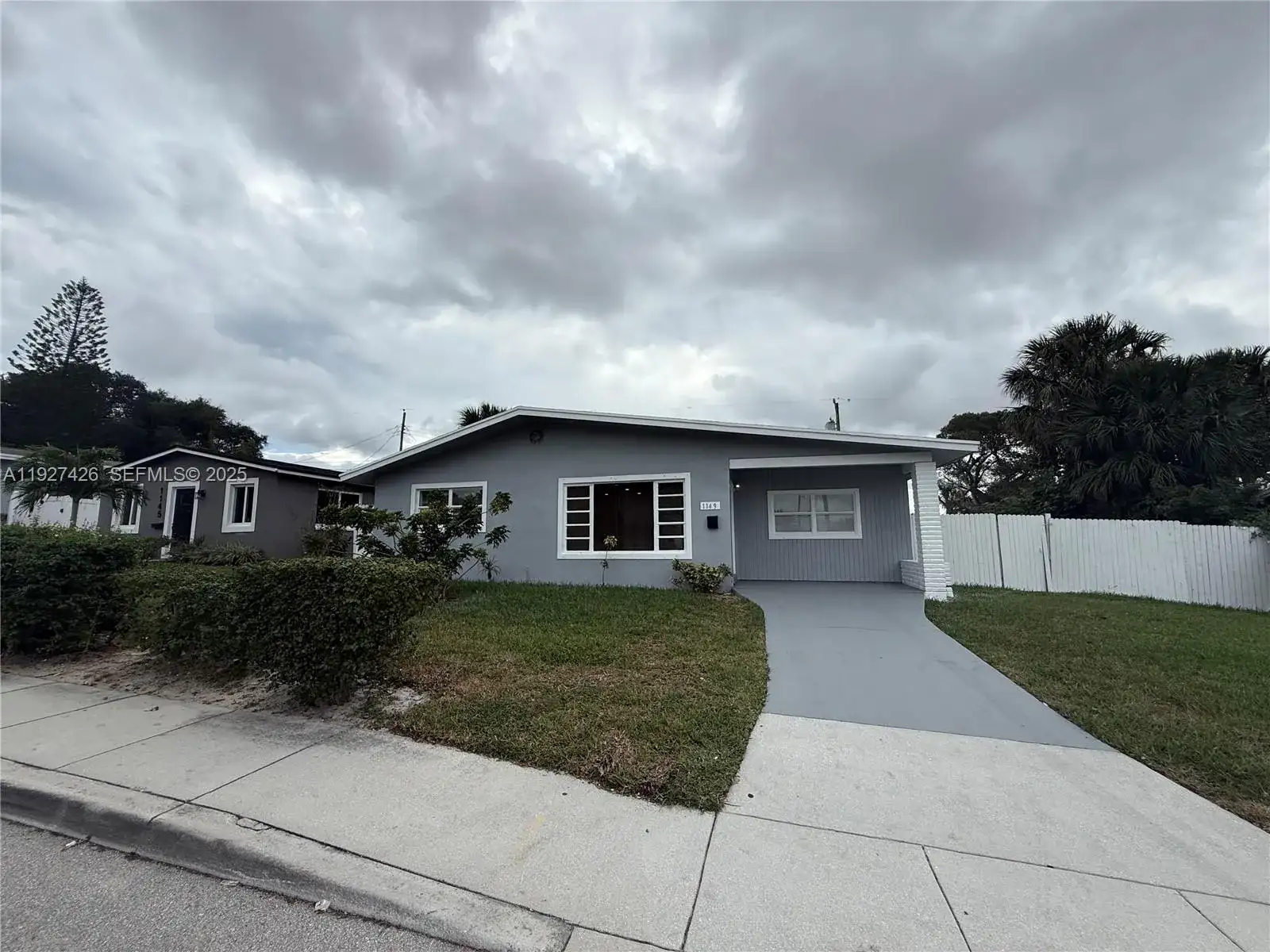 1149 W 26th St, Riviera Beach FL 33404 photo 2