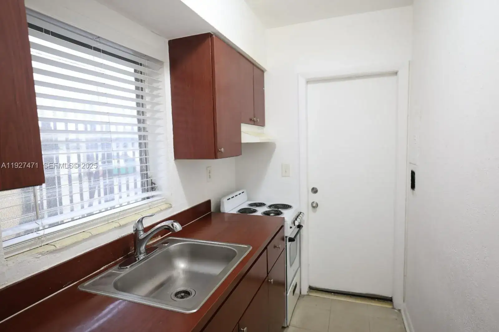 465 E 28th St # 24, Hialeah FL 33013 photo 2