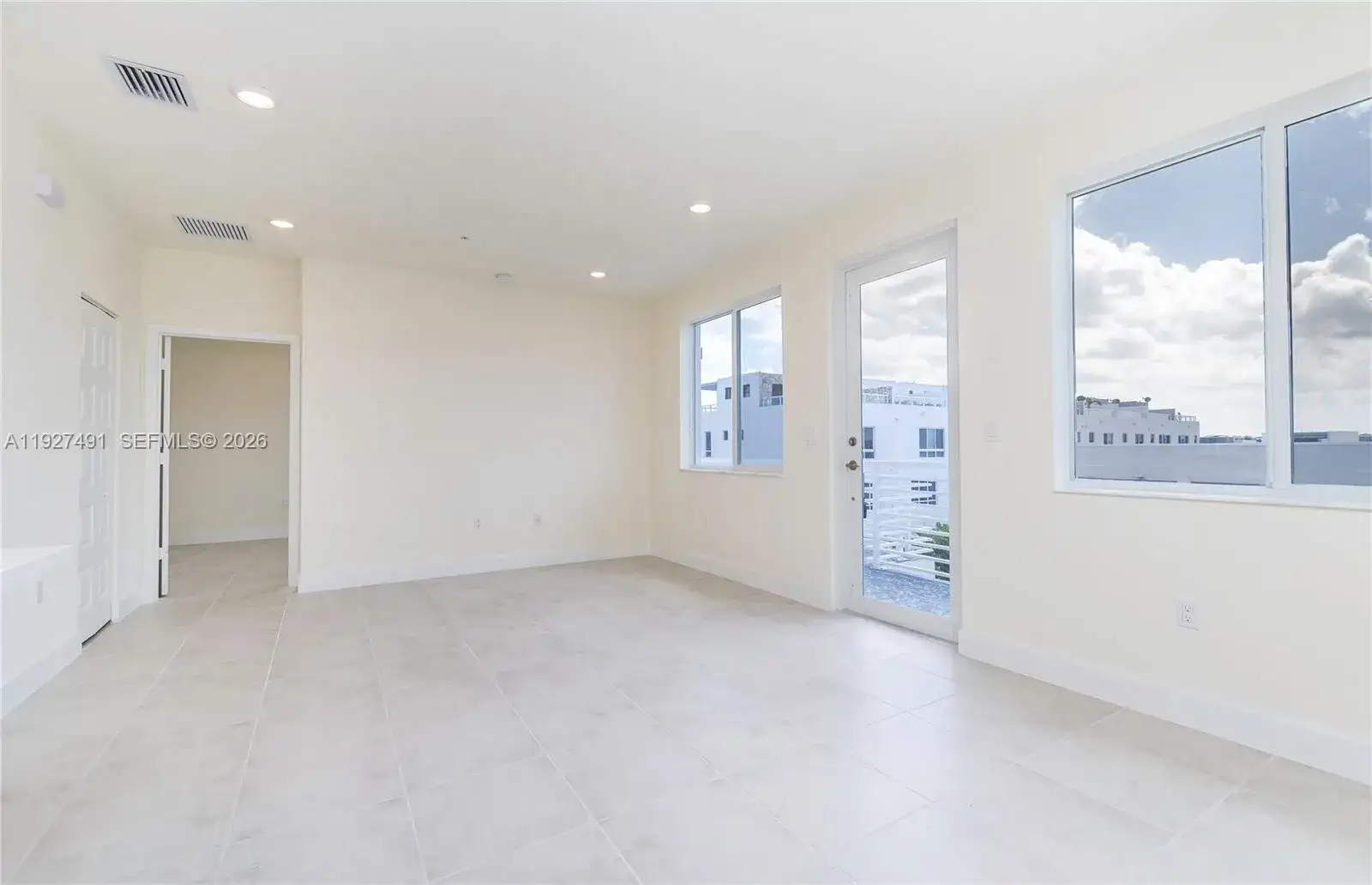 6450 NW 102 Path # 303, Doral FL 33178 photo 2