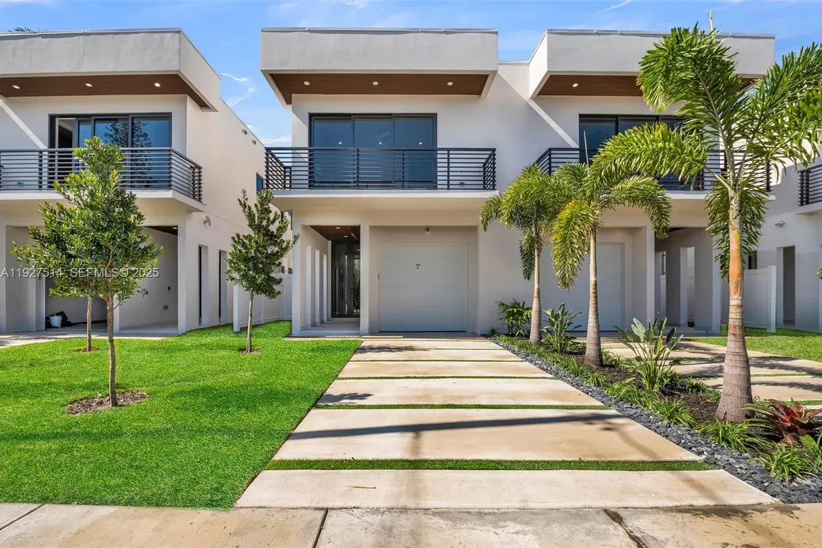915 NE 17th Ter, Fort Lauderdale FL 33304