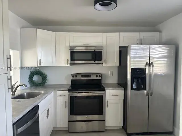 3905 N Nob Hill Rd # 304, Sunrise FL 33351