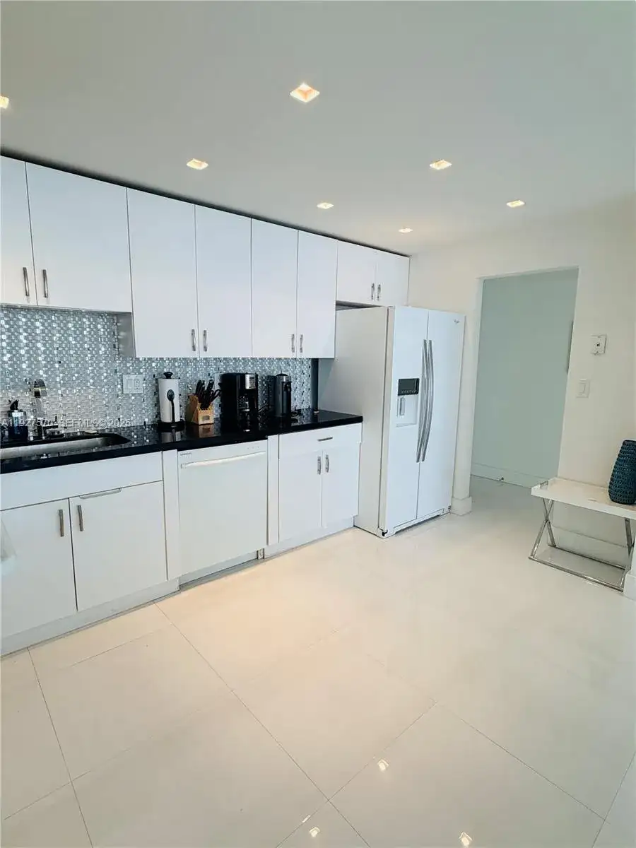 19370 Collins Ave # 902, Sunny Isles Beach FL 33160 photo 2