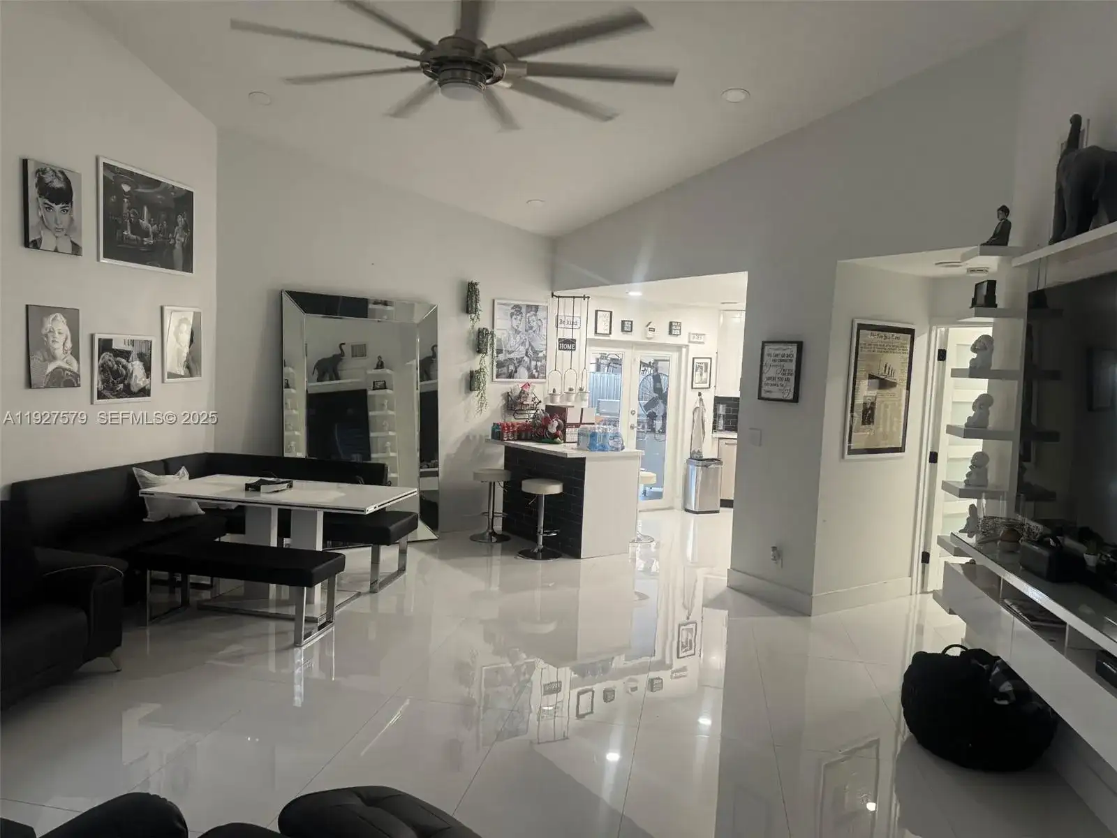 1131 SW 110th Ave, Pembroke Pines FL 33025 photo 3