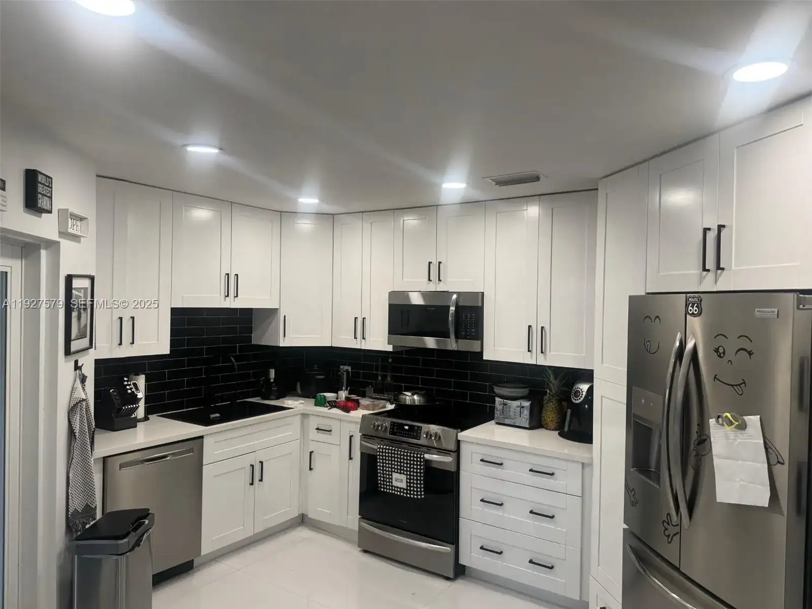 1131 SW 110th Ave, Pembroke Pines FL 33025 photo 4