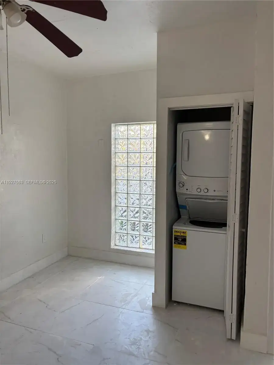 568 SW 3rd St # 566, Miami FL 33130 photo 3