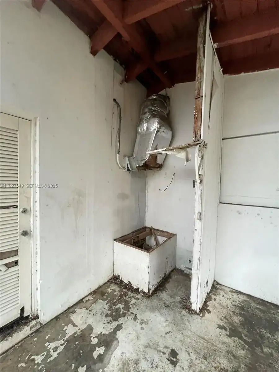 4240 NE 3rd Ave, Deerfield Beach FL 33064 photo 4