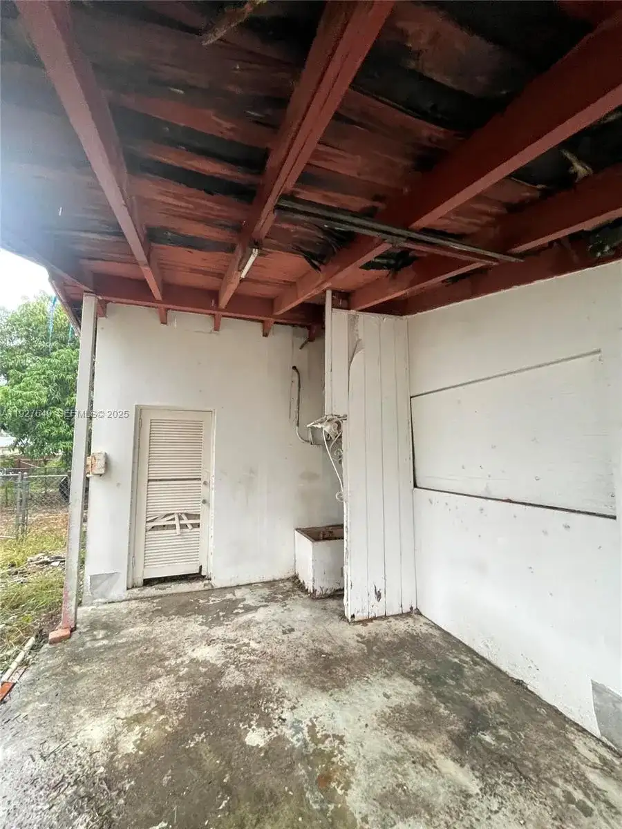 4240 NE 3rd Ave, Deerfield Beach FL 33064 photo 5