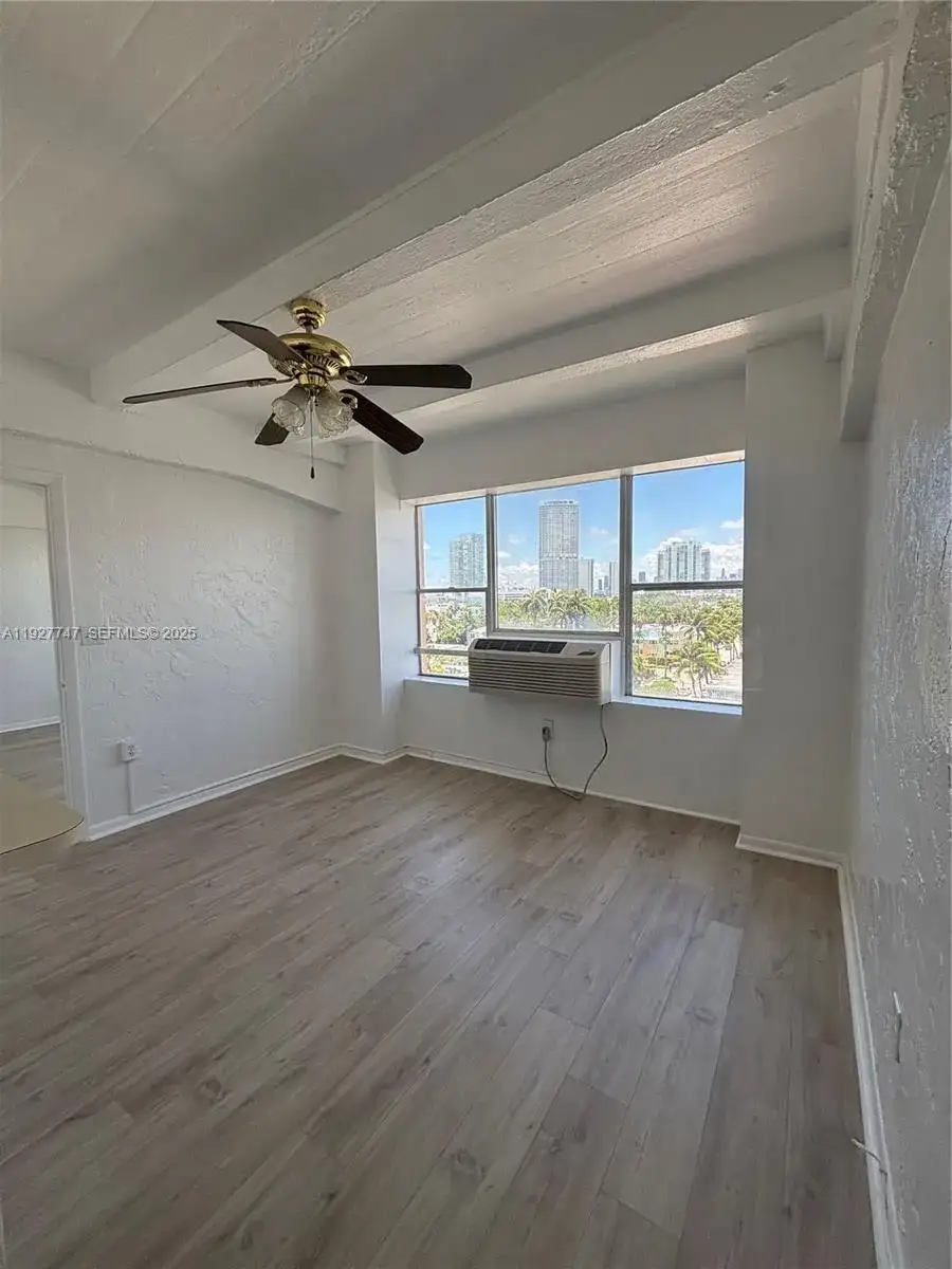 800 Washington Ave # 1108, Miami Beach FL 33139 photo 3