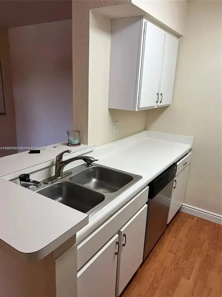 2880 N Oakland Forest Dr # 209, Oakland Park FL 33309 photo 4