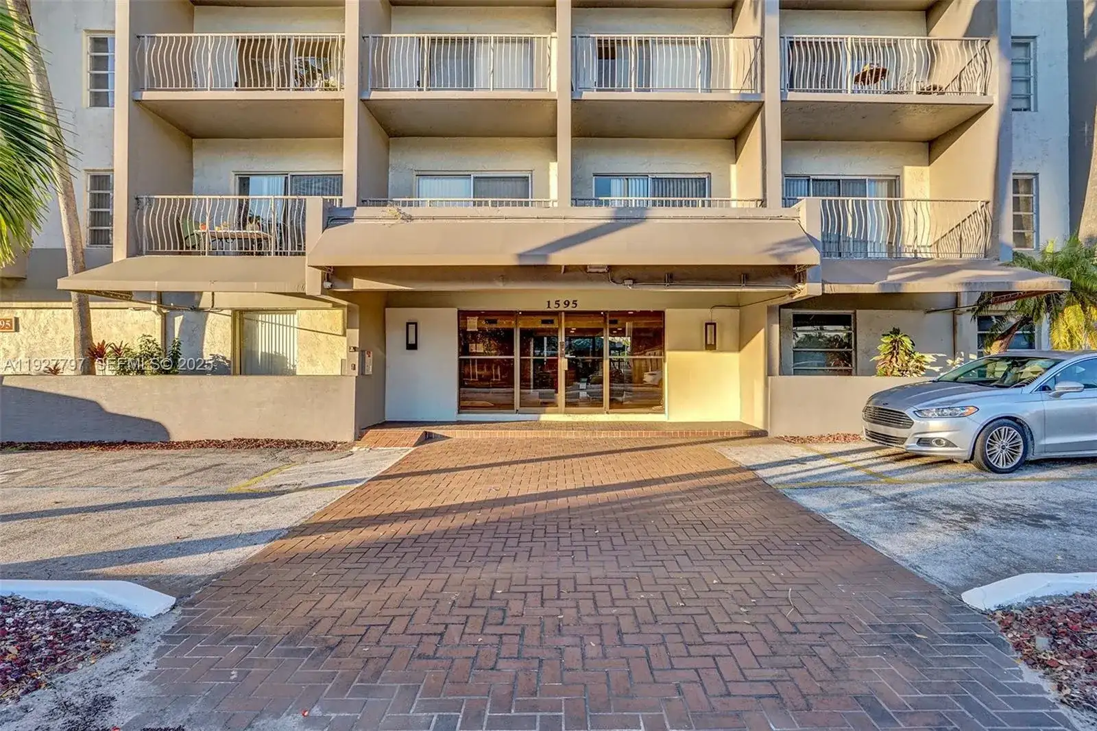 1595 NE 135th St # 427, North Miami FL 33161 photo 4