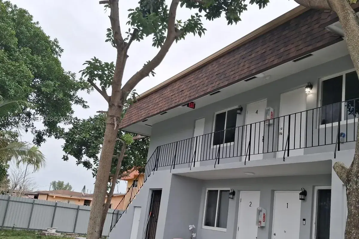 2155 SW 72nd Ave, Miami FL 33155