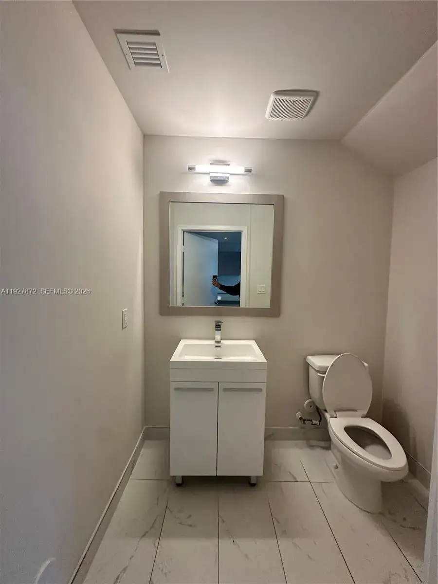 2555 NE 193rd St # 2116, Miami FL 33180 photo 4