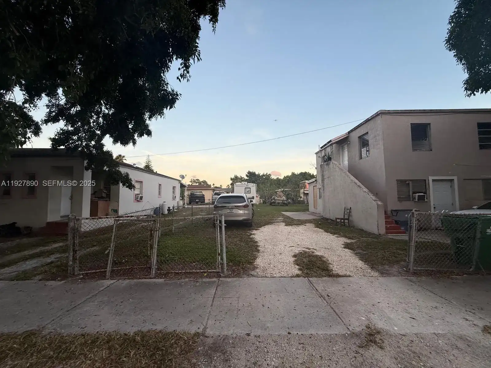 3090 NW 33rd St, Miami FL 33142 photo 2