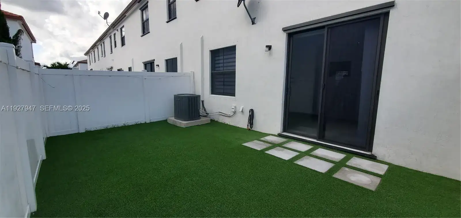 3434 W 104th Ter, Hialeah FL 33018 photo 2