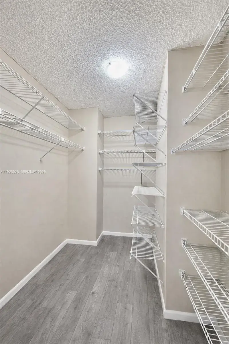 600 Three Islands Blvd # 1014, Hallandale Beach FL 33009