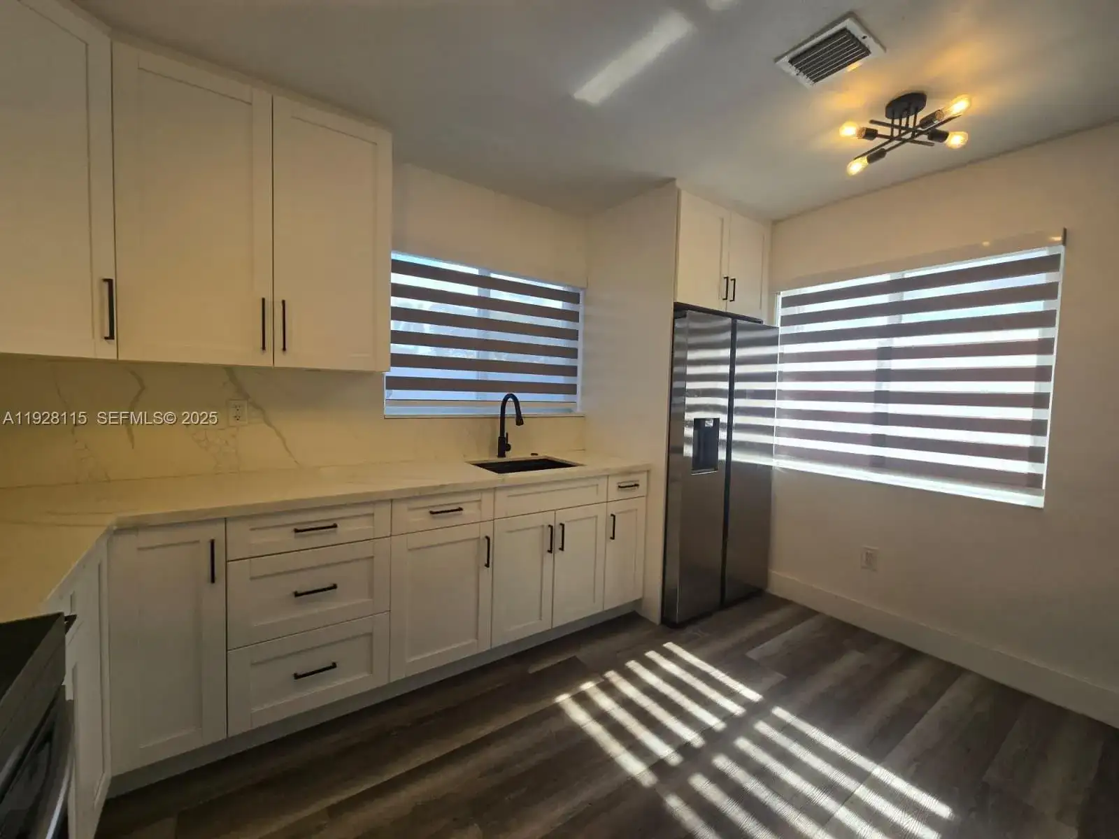 635 W 31st St, Hialeah FL 33012 photo 2