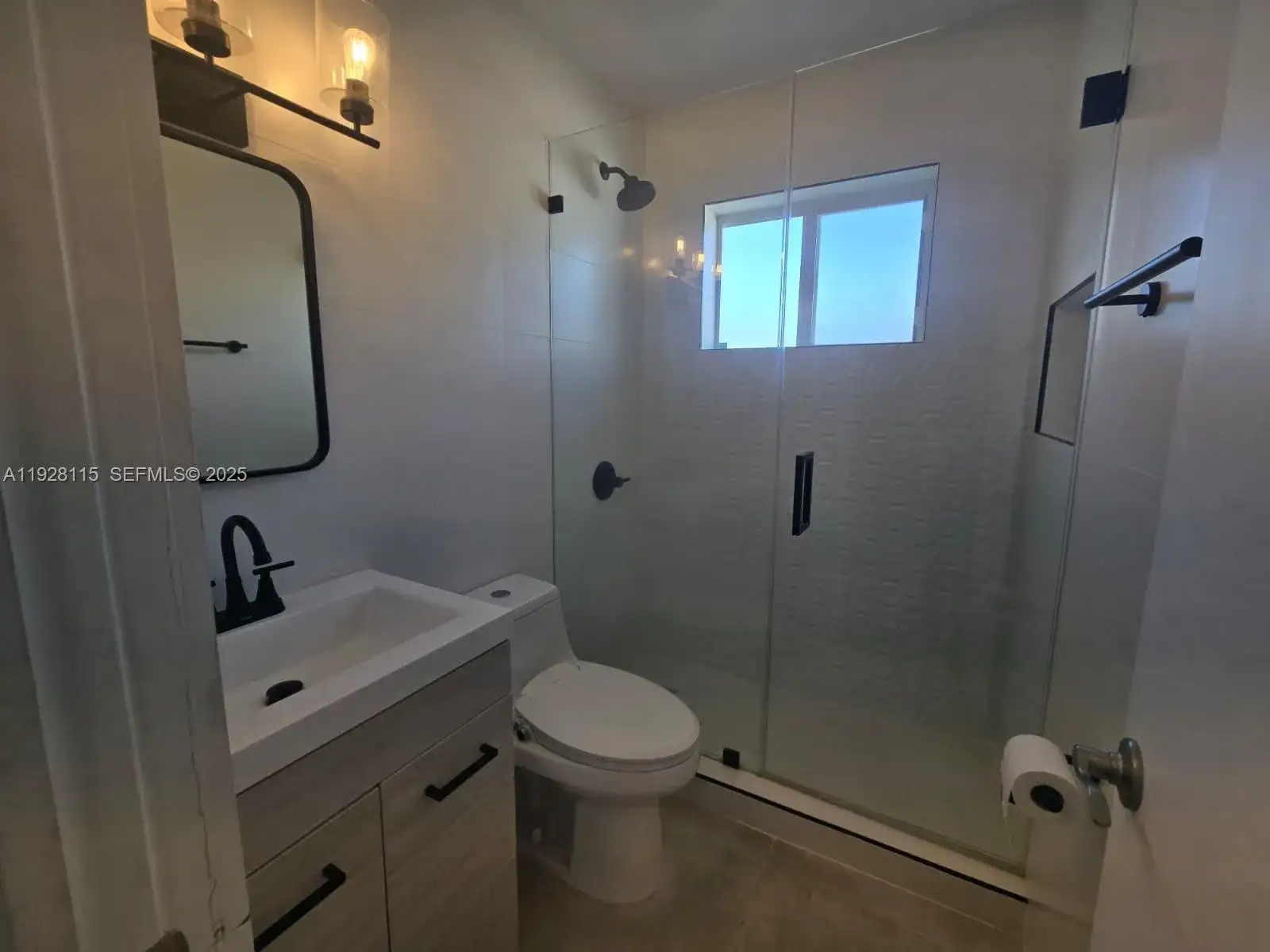 635 W 31st St, Hialeah FL 33012 photo 5