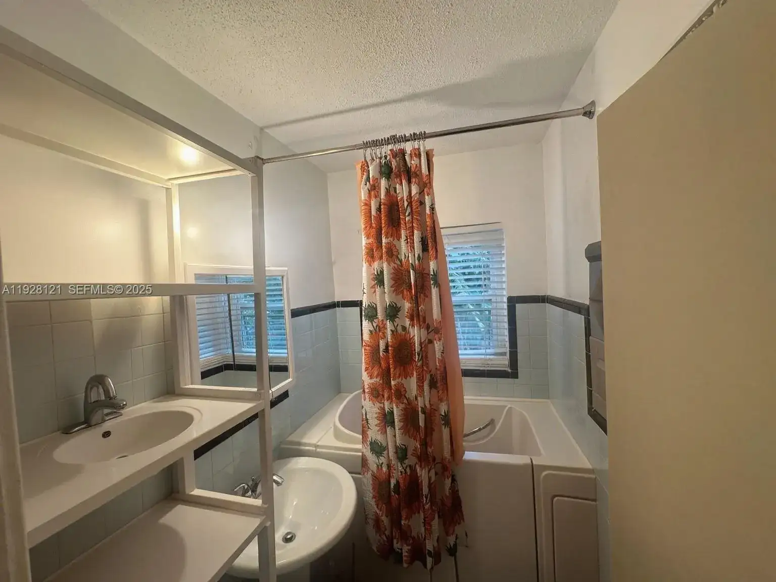 410 NW 98th St, Miami FL 33150 photo 5