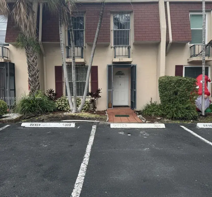 1001 E Three Islands Blvd # 36, Hallandale Beach FL 33009