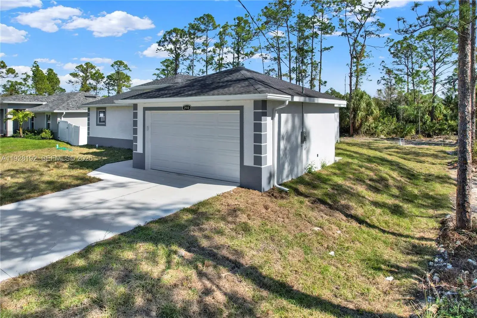 2910 Flora Ave N, Lehigh Acres FL 33971 photo 4