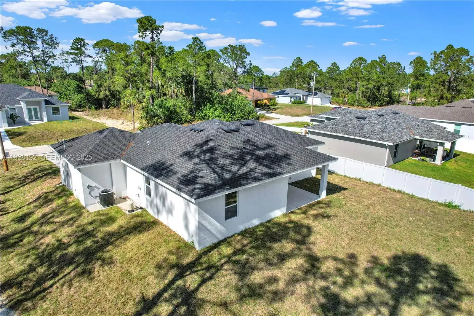 2910 Flora Ave N, Lehigh Acres FL 33971 photo 5