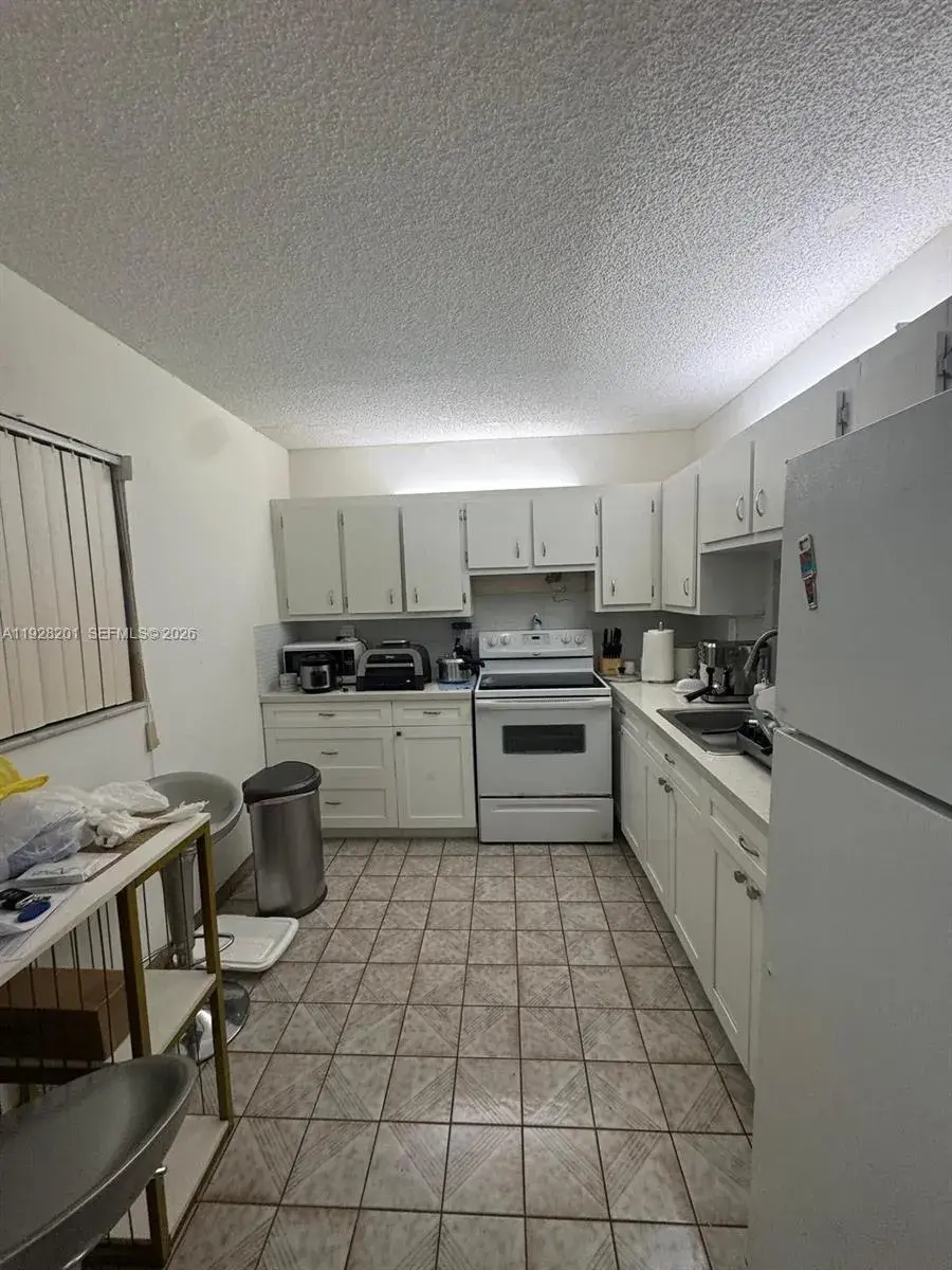 2800 SOMESET DR # 404, Lauderdale Lakes FL 33311